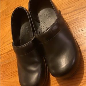 Black Dansko’s! Size 40.